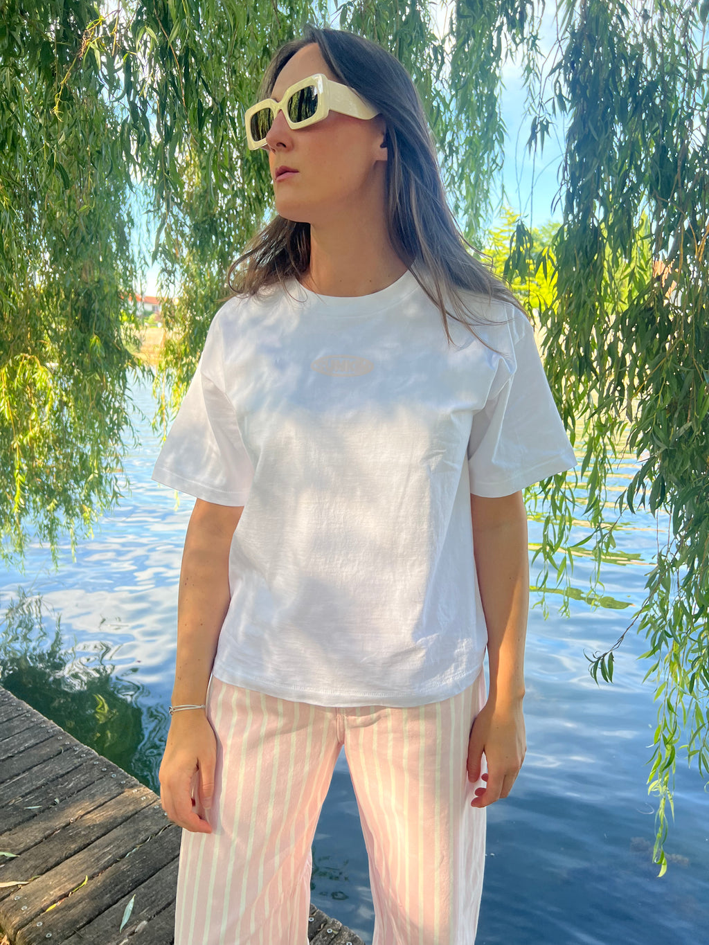 T-shirt blanc pour homme et femme avec inscription rose